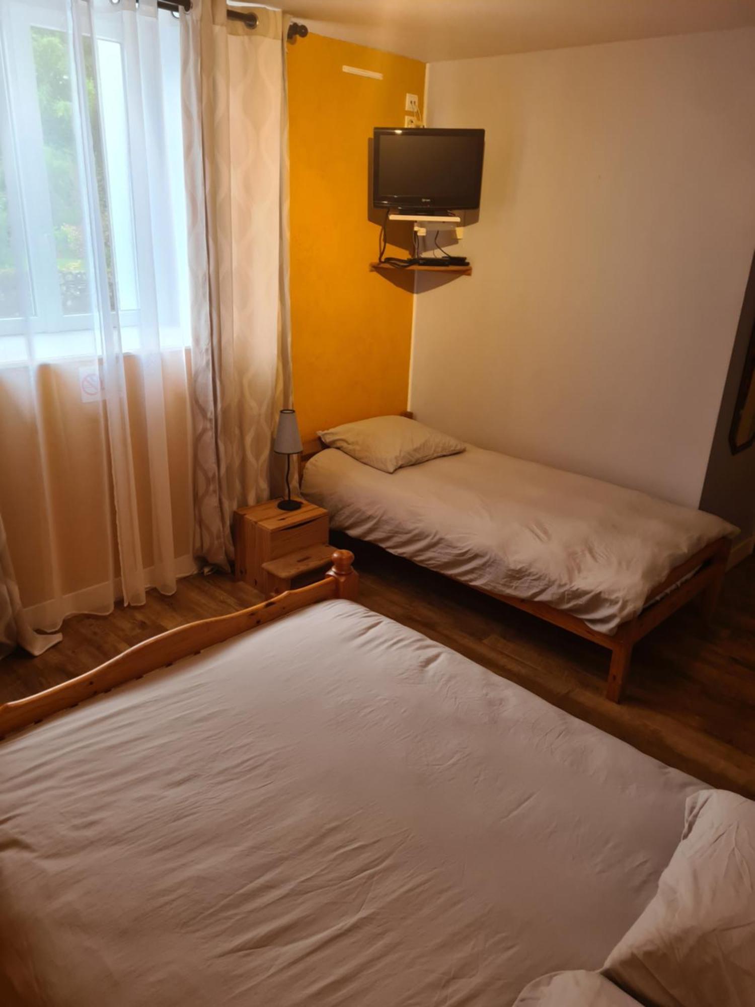 Hotel Saint Julien Aux Bois Kültér fotó